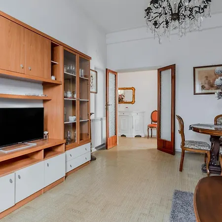- Roomy Near The Beach! *