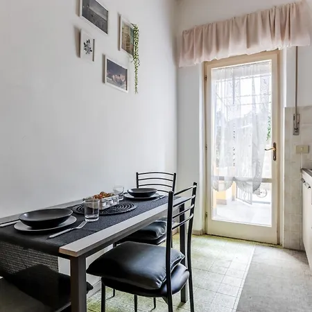 - Roomy Near The Beach! Apartment